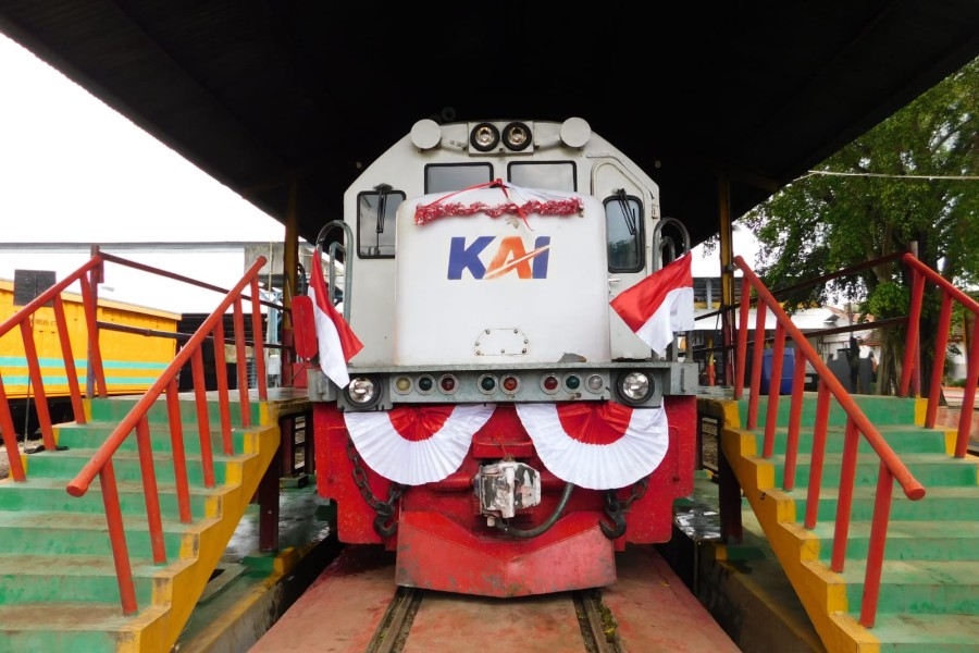 Kereta Api KAI Berhias RI