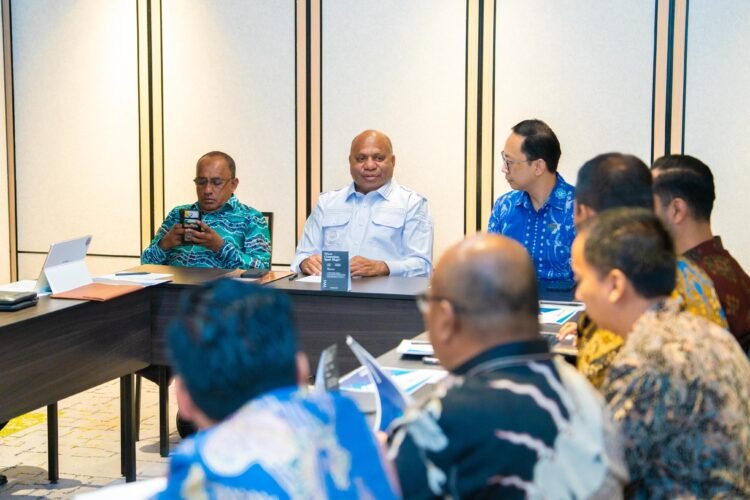 Gubernur Mathius Fakhiri Dorong Percepatan Pengembangan Bandara Sentani Bersama Angkasa Pura Indonesia