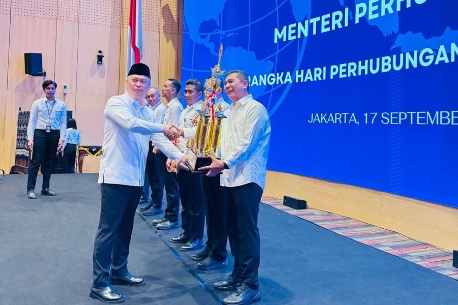 Pelindo Jadi Juara Umum Harhubnas Kemenhub Tahun 2025