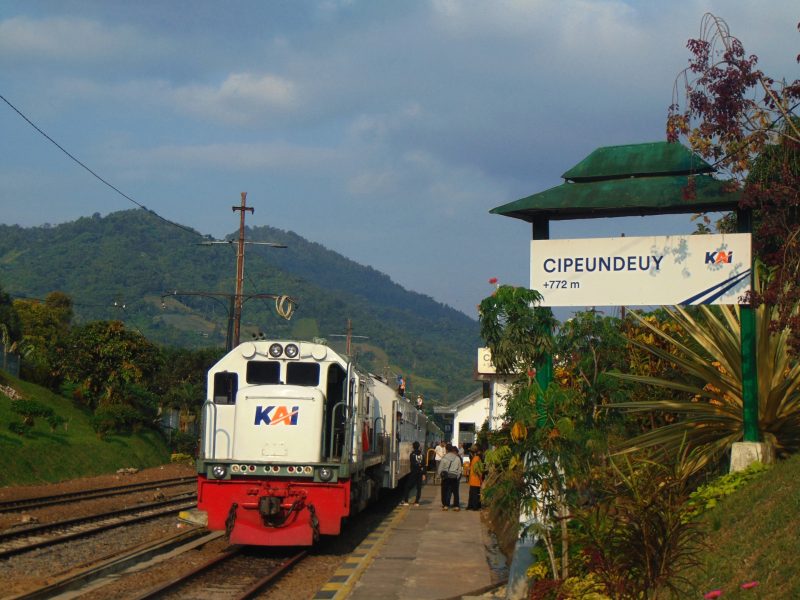 Enam Stasiun Tinggi KAI Daop 2 Bandung