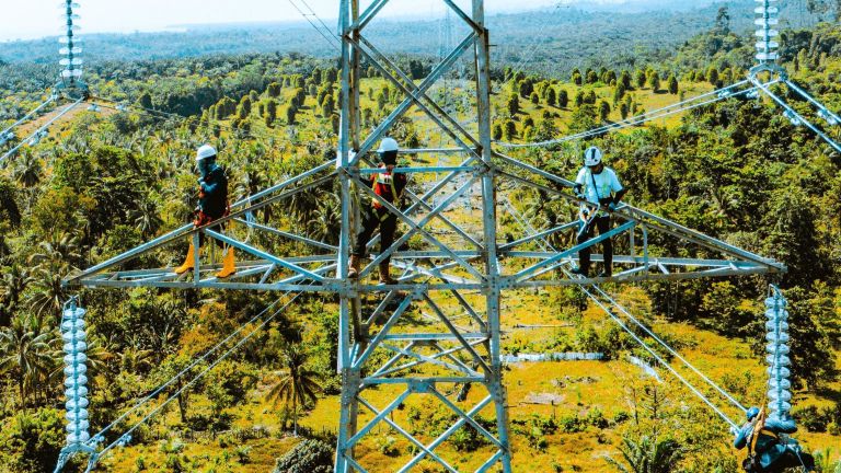 PLN Perkuat Industri Nasional Lewat PJBTL 1.800 MVA di Jawa Barat dan Tengah