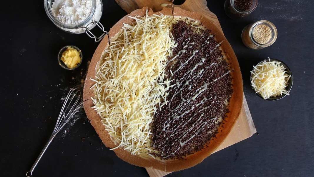 8 Rekomendasi Martabak Manis Bandung Paling Legendaris Enak dan Wajib Dicoba Saat Wisata Kuliner Malam