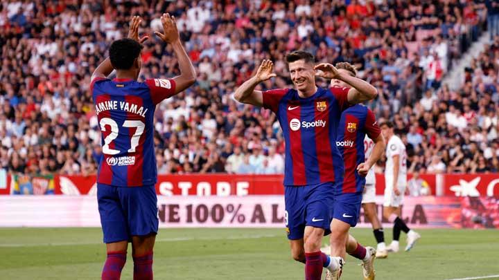 Barcelona Gertak Sevilla 4:1, Pangkas Jarak dengan Duo Madrid di Puncak Klasemen Liga Spanyol 2024/2025