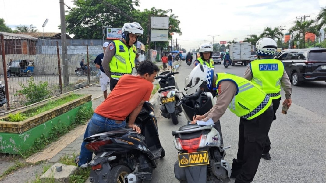 Polisi Tingkatkan Keamanan Jalan Raya Melalui Operasi Zebra 2025 Seluruh Indonesia