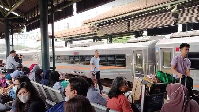 Pemerintah Alokasikan 214 Juta Liter BBM Subsidi Bagi KAI Tahun 2026