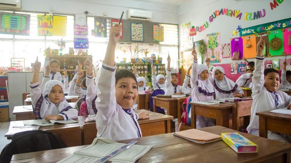 Sekolah SD SMP Swasta Digratiskan, Pemerintah Pastikan Mutu Pendidikan Tetap Terjaga