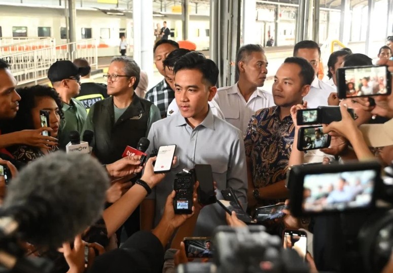Gibran Dorong Revitalisasi Stasiun Kereta Api