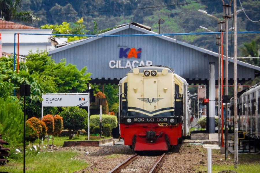 Kereta Api Sancaka Utara 2025: Surabaya Cilacap