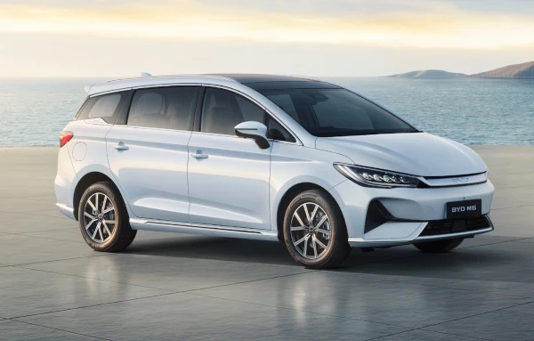 BYD M6 Hadir MPV Listrik Nyaman Untuk Keluarga