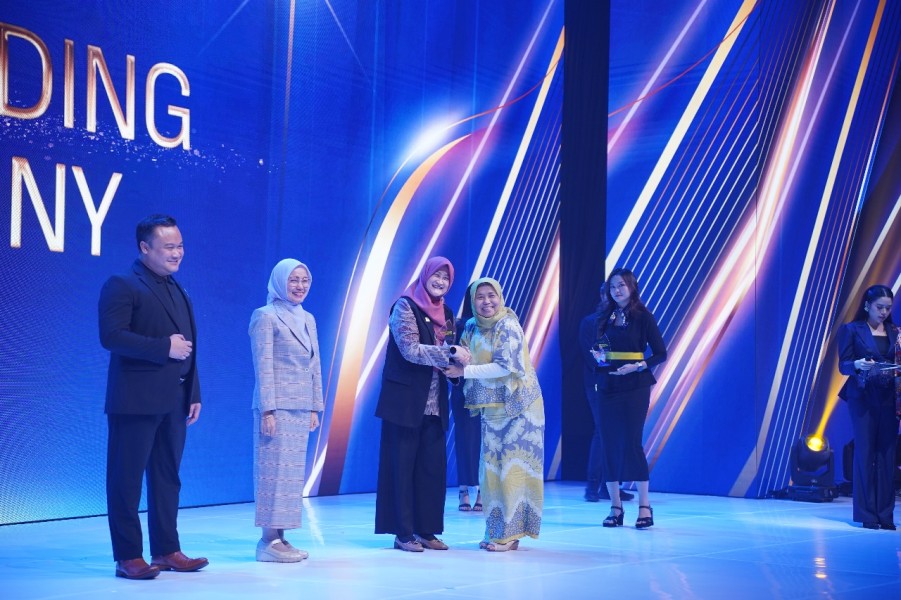 PLN ES Raih Penghargaan Best EV Charging Solution di Electricity Connect 2025, Perkuat Ekosistem Kendaraan Listrik Nasional