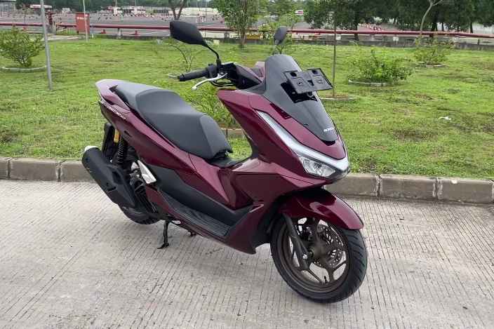 Honda PCX 2025 Terbaru memiliki Skutik Premium dengan Teknologi Mutakhir dan Desain Elegan