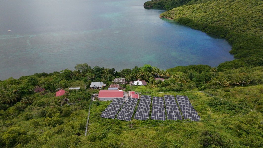 PLN Pusmanpro Hadirkan Energi Listrik untuk Desa Pahepa dan Tapile Menyambut Hari Bumi