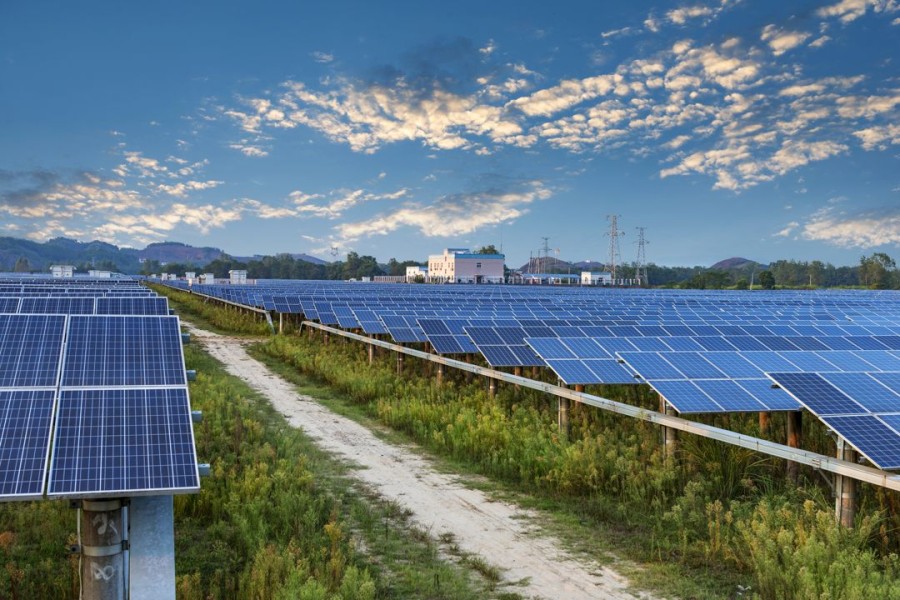 Teknologi PLTS Microgrid: Era Baru Pertambangan Hijau dan Efisien di Indonesia
