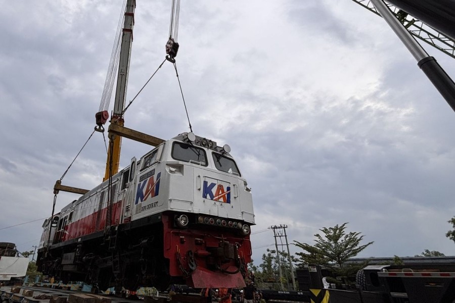 KAI Logistik Kirim 12 Unit Lokomotif Sumatera Ke Jawa Perkuat Angkutan Lebaran