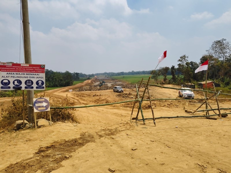 Proyek Tol Serang–Panimbang Dikeluhkan Warga Pasirgadung: Janji Kompensasi PT HK Dipertanyakan