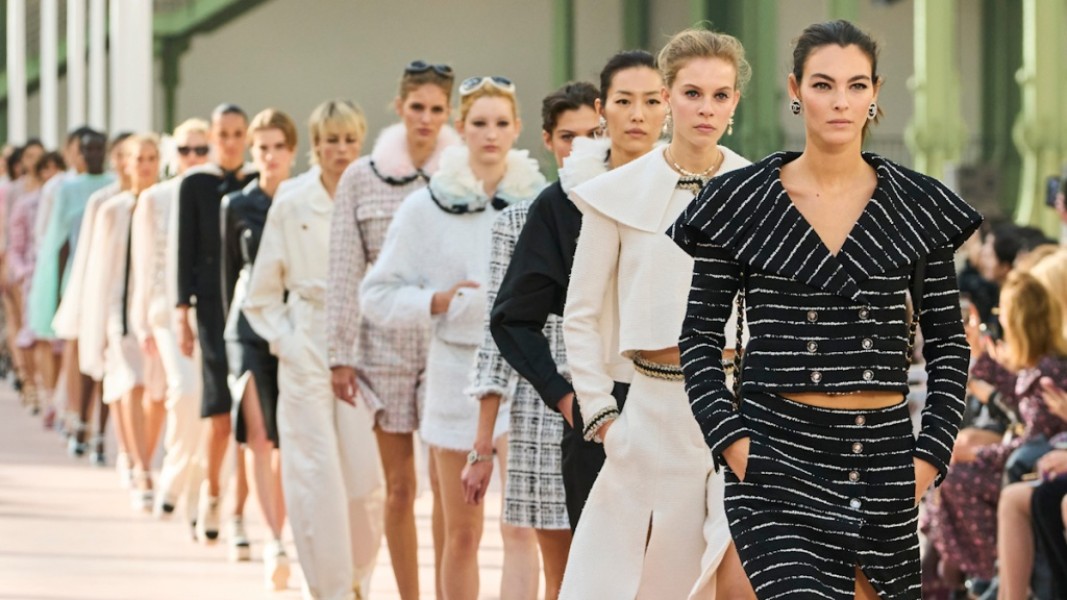 Paris Fashion Week 2025 Resmi Digelar, Ini Jadwalnya