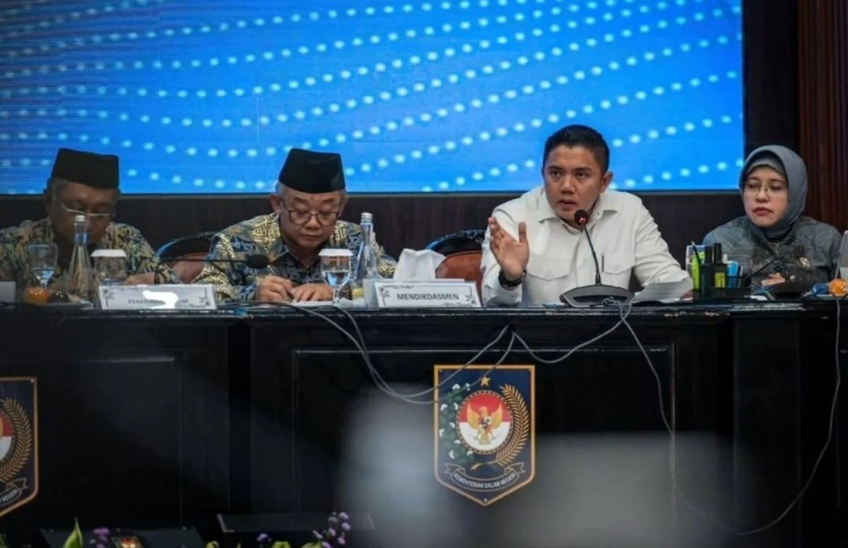 Seskab Ungkap Presiden Prabowo Terus Pantau dan Kawal Pemulihan Bencana di Sumatera Secara Intensif