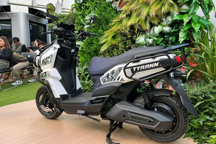 Kendaraan Listrik Tyranno Diluncurkan di Semarang