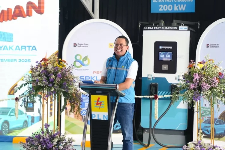 PLN Resmikan SPKLU Center Pertama di Yogyakarta