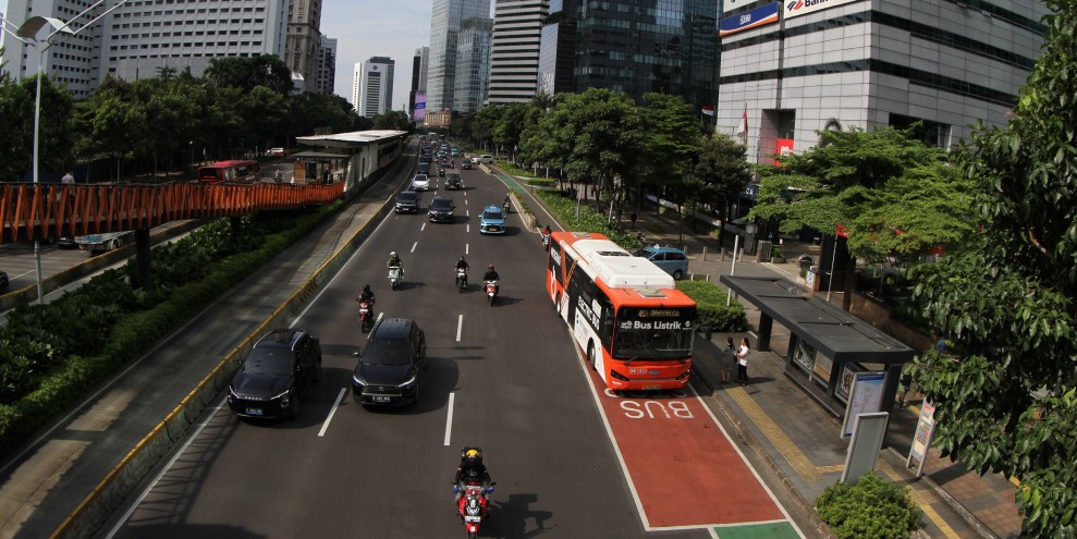 Transportasi Umum Dinilai Jadi Solusi Efektif untuk Menekan Konsumsi BBM ASN di Jakarta