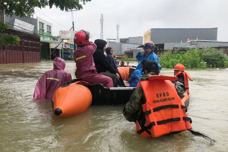 BPBD Jatim Lanjutkan Evakuasi dan Distribusi Logistik bagi Pengungsi Banjir Gresik