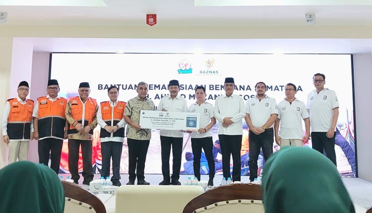 Ketua MPR Serahkan Bantuan Rp800 Juta Melalu Baznas Untuk Korban Bencana Sumatera