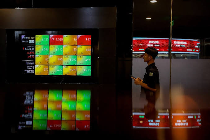 Bursa Eropa Ditutup Menguat, Saham Pertahanan Melonjak Imbas Ancaman Sanksi AS ke Rusia