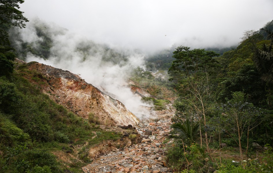 Panas Bumi Pilar Energi Terbarukan NTT