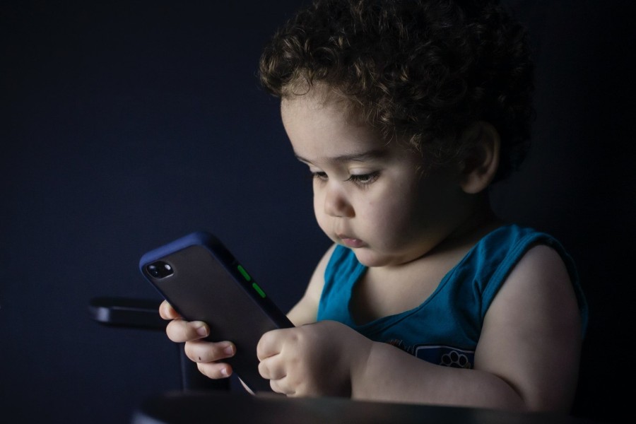 Peran Ayah Kunci Atasi Anak Kecanduan Gadget