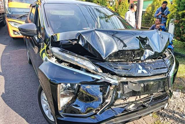Tabrakan Beruntun di Cekik, Jembrana: Tiga Kendaraan Terlibat, Tiga Korban Luka