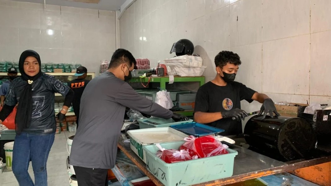 Geliat Berkah Ramadan Tingkatkan Omzet Pedagang Bahan Es Di Pasar Tanjung