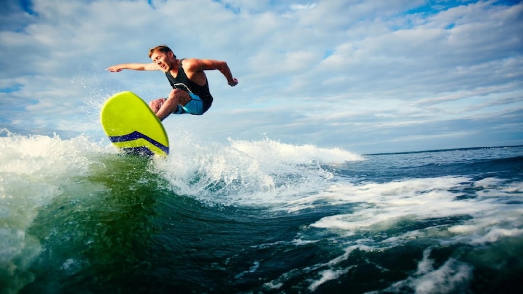 Surfing Bantu Sehatkan Jantung, Otot, dan Pikiran