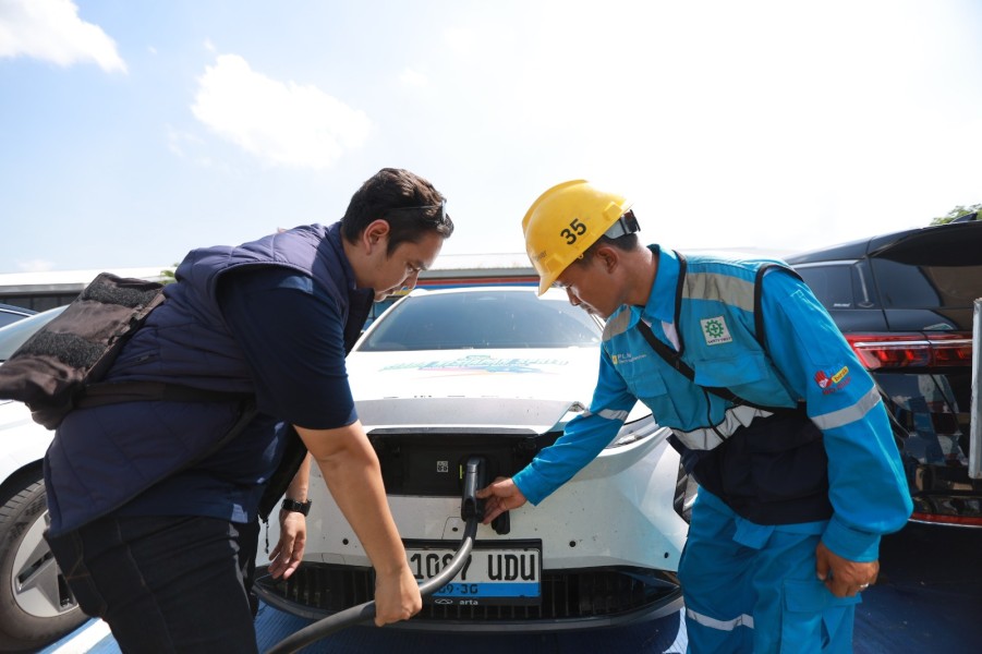 Nataru Dorong Lonjakan Pengguna EV, PLN UID Jatim Perkuat Infrastruktur SPKLU Untuk Menjaga Kelancaran Mobilitas Kendaraan Listrik Di Jalur Strategis Jawa Timur Secara Optimal