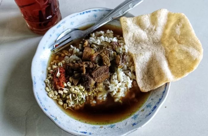 3 Rekomendasi  Rawon Hidden Gem di Malang dengan Kuah Medok
