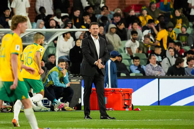 Duel Taktik Tony Popovic vs Patrick Kluivert: Pertaruhan Strategi Australia vs Indonesia di Kualifikasi Piala Dunia 2026