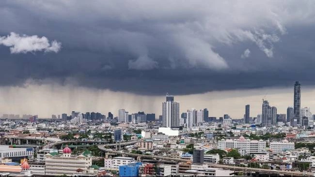 BMKG Ingatkan Hujan Lebat Kamis 5 Februari 2026 di Indonesia