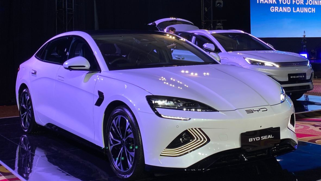 Mobil Hybrid Terbaru dari BYD: Seal Hybrid, Dilepas Seharga Rp 200 Jutaan dengan Fitur Canggih