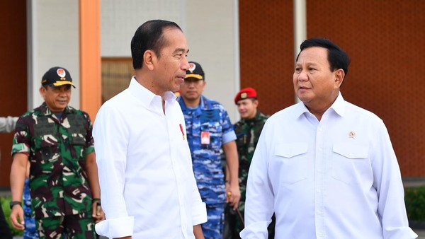 Prabowo Subianto Tegaskan Bukan Presiden Boneka: Saya Tidak Dikendalikan oleh Jokowi