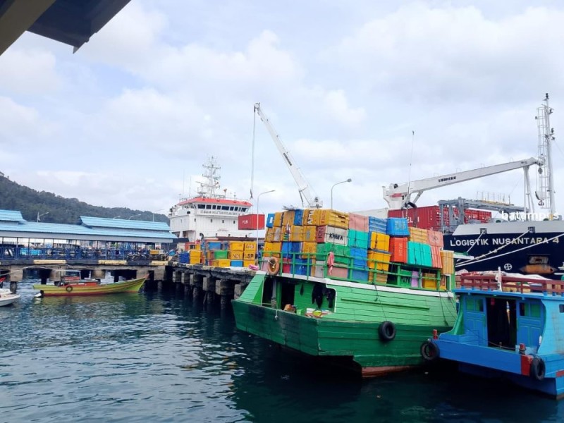 Kapal Kargo Tiba di Anambas, Pasokan Bahan Pokok Kembali Lancar