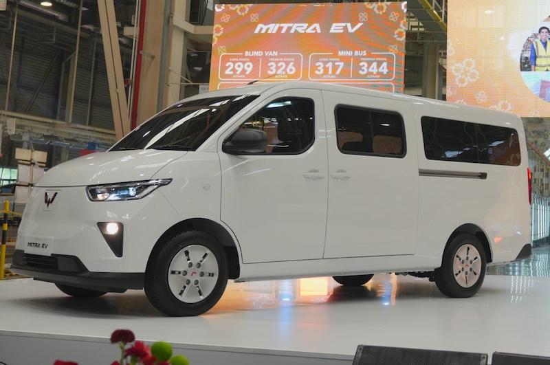 Kendaraan Listrik Komersial Pertama dari Wuling