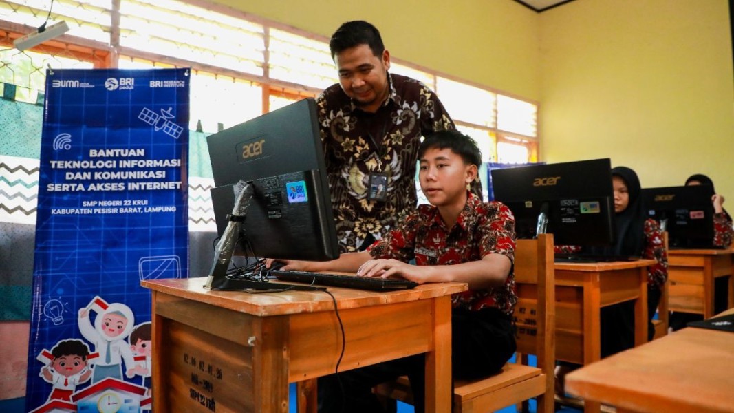 BRI Salurkan Infrastruktur Digital ke SMP di Lombok Utara, Perkuat Akses Pendidikan di Daerah 3T