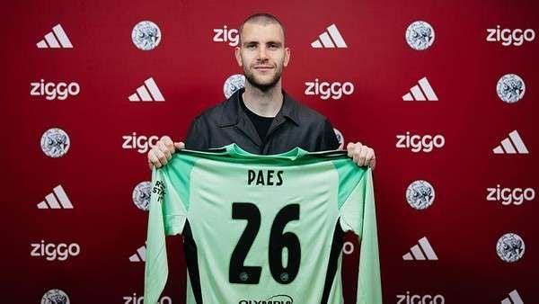 Maarten Paes Resmi Bergabung Ajax Amsterdam Perkuat Lini Pertahanan Musim Depan