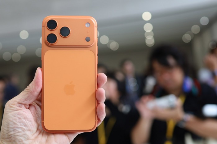 iPhone 18 Pro Max Dirumorkan Bawa Baterai Lebih Besar Jadi Tebal Nih