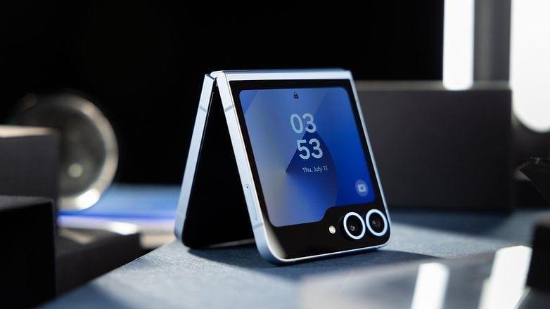 Samsung Siapkan Galaxy Z Flip FE
