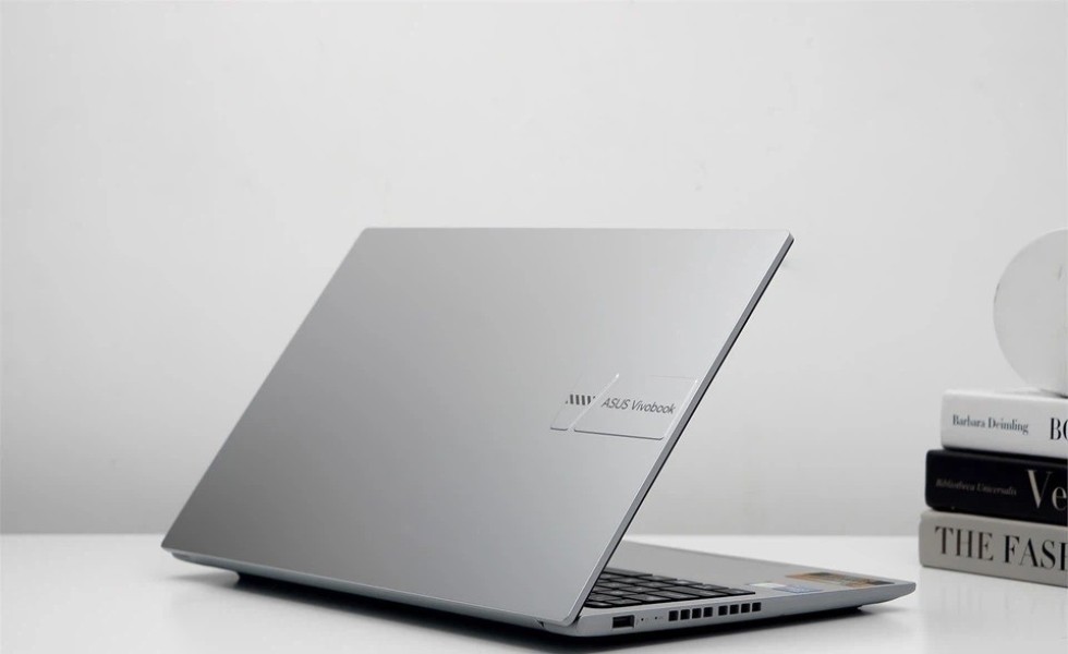 Asus Vivobook E410KA: Laptop Murah, Baterai Tahan Lama