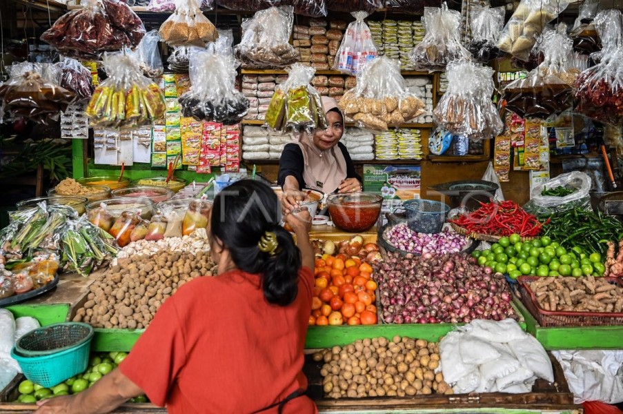 Pemerintah Jawa Timur Pastikan Stok Sembako Aman Namun Harga Masih Menjadi Tantangan