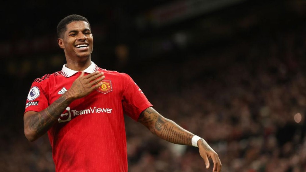 Manchester United Hajar Burton Albion 4:1