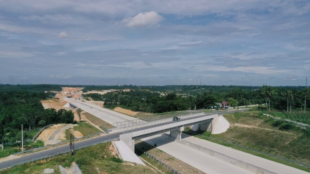 Hutama Karya Infrastruktur Akselerasi Tol Lingkar Pekanbaru: Progres Tembus 71% dengan Inovasi Ramah Lingkungan
