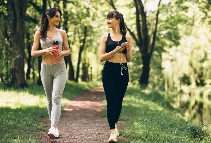 Japanese Walking: Olahraga Ringan Asal Jepang yang Efektif Tingkatkan Kesehatan Tanpa Perlu Berlari