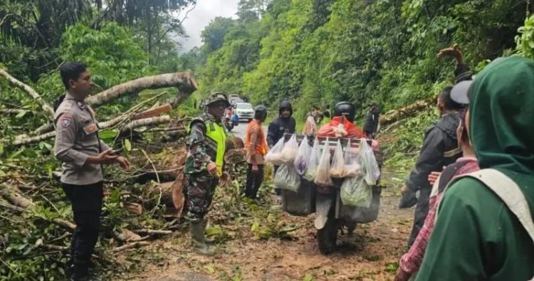 TNI AD Kejar Pembukaan Akses Wilayah Terisolir Pasca Banjir dan Longsor Sumatera